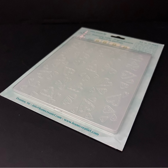 Leane Creatif 6” x 6” embossing folder - HEARTS - Picture 4 of 4